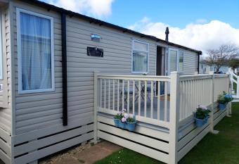 Shorefield Country Park Self-Catering Holiday Home has Balcony rooms