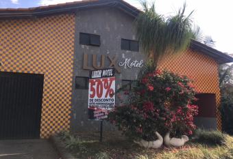 lux motel allows 18 year olds to book a room