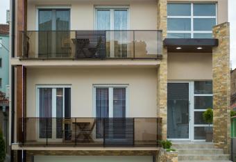 Apartmani MiS allows 18 year olds to book a room