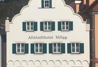 Altstadthotel Millipp has Balcony rooms