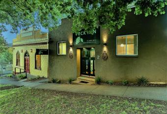 Tuck Inn Yarra Valley allows 18 year olds to book a room