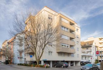 Swiss Star Wiedikon - Self Check-In has Balcony rooms