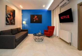 Thessaloniki Center Luxury Apartment allows 18 year olds to book a room