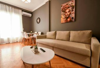 Thessaloniki Center Comfort Apartment allows 18 year olds to book a room
