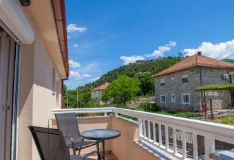 Apartmani Gruba   has Balcony rooms