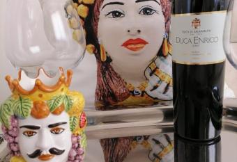 I TRE CUORI has Balcony rooms