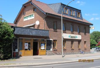 Kastanienhof allows 18 year olds to book a room