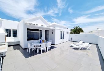 Luxury Coral Beach first line of the sea has Balcony rooms