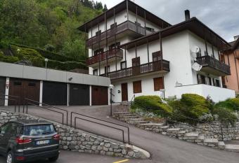 Casa bianca has Balcony rooms