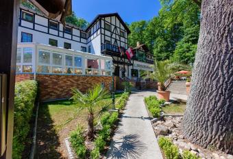 Seeschlo   has Balcony rooms