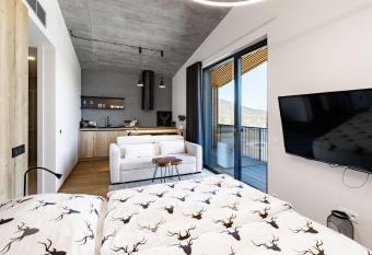 Apartm  n v Tee house   eladn   has Balcony rooms