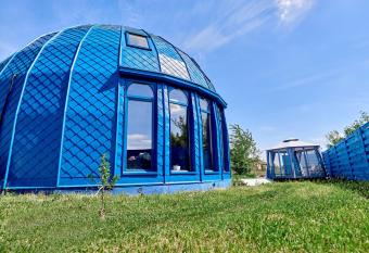                                                                             allows 18 year olds to book a room