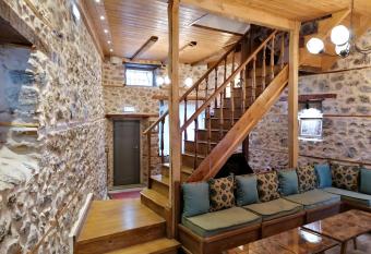 RiverBed Traditional Guest House allows 18 year olds to book a room