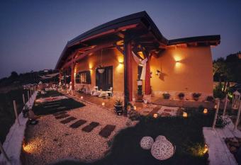La Terrazza di Cirico  has Balcony rooms