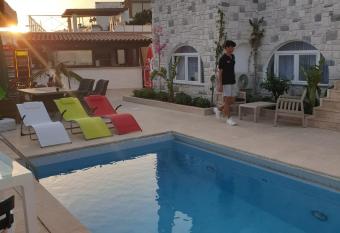 EXEN BY WEEKEND allows 18 year olds to book a room