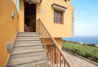 Casa La Chocita has Balcony rooms