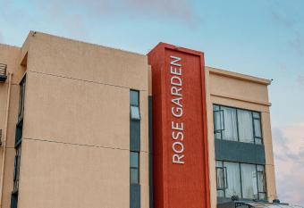 Rose Garden Private Apartment By LINK has Balcony rooms