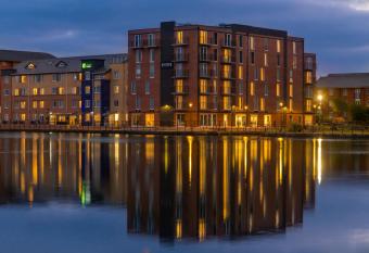 Staybridge Suites - Cardiff, an IHG Hotel allows 18 year olds to book a room