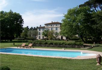 La Maison du Trapel - Carcassonne allows 18 year olds to book a room