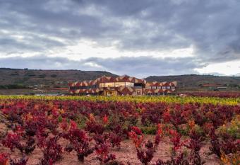 Hotel Bodega FyA - GRUPO PI  ROLA allows 18 year olds to book a room