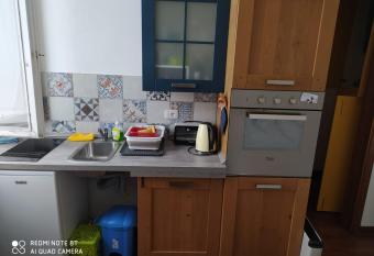 casa sofia allows 18 year olds to book a room