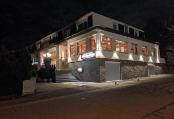 Hotel Odenwaldblick allows 18 year olds to book a room