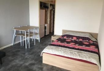 Joli studio proche des ch  teaux et du parc de Beauval has Balcony rooms