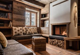 ALPINE DAYS Mountain Home allows 18 year olds to book a room