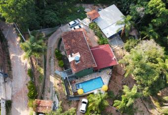 CH  CARA PARA  SO em MAIRIPOR   allows 18 year olds to book a room