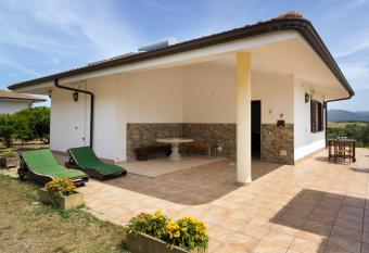 Villa Limone has Balcony rooms