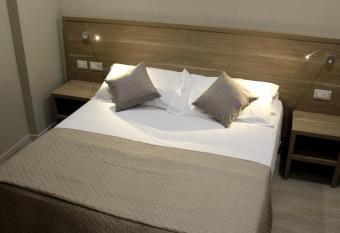 ENOMOTEL Langhe - Ristorante allows 18 year olds to book a room