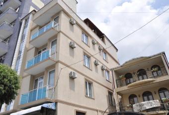 hotel Vaxx allows 18 year olds to book a room