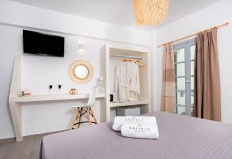 Kasteli Luxury Rooms has Balcony rooms