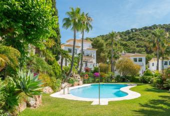 Apartment Alhaur  n Golf has Balcony rooms