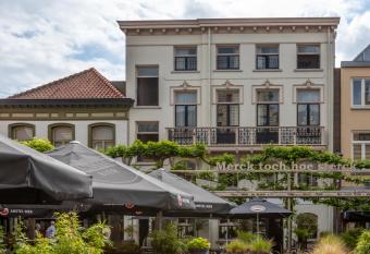 Boutique Hotel No5 allows 18 year olds to book a room