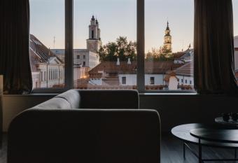 B  heme House has Balcony rooms