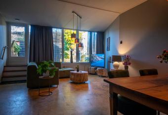 C Brinkzicht Diever, genieten in het centrum has Balcony rooms