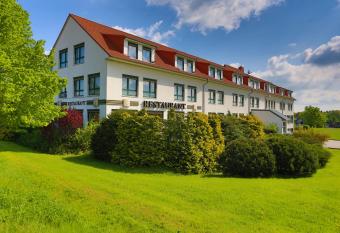 Hotel Sportwelt Radeberg allows 18 year olds to book a room