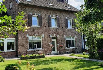 Luxe B&B Vroelen-Noorbeek has Balcony rooms
