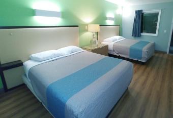 Country Yard Inn and Suites has Smoking rooms