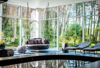 ESE HOTEL has Balcony rooms