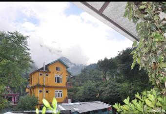 MARY JANE Restobar has Balcony rooms