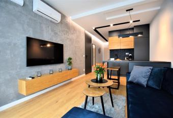 Premium Apartments Rzesz  w allows 18 year olds to book a room
