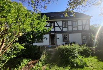 Traumhaftes Landhaus mit riesengrossen Garten has Balcony rooms