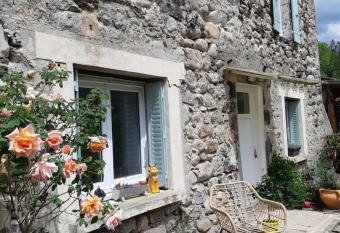 L EMBELLIE has Balcony rooms