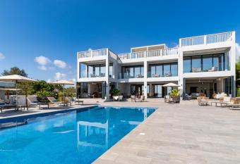 Villa Bluu allows 18 year olds to book a room