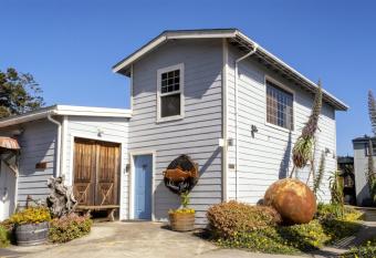 H - Salmon Run has Balcony rooms