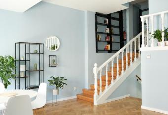 HOSTEL RUA 35 allows 18 year olds to book a room