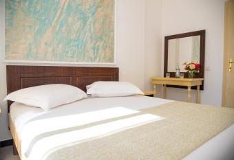 Hotel Miraxhi 2 has Balcony rooms