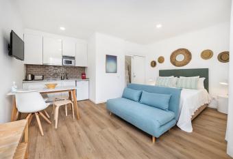 RG Studio allows 18 year olds to book a room